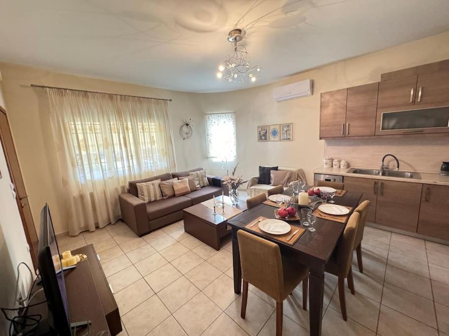 דירות טריקלה Sofias House מראה חיצוני תמונה