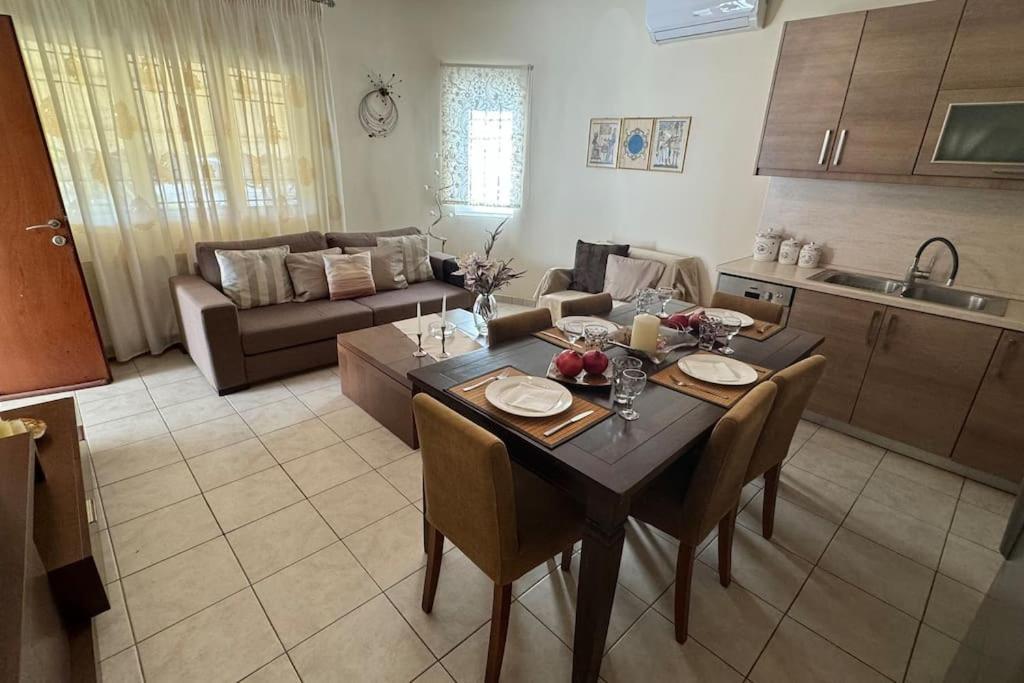 דירות טריקלה Sofias House מראה חיצוני תמונה