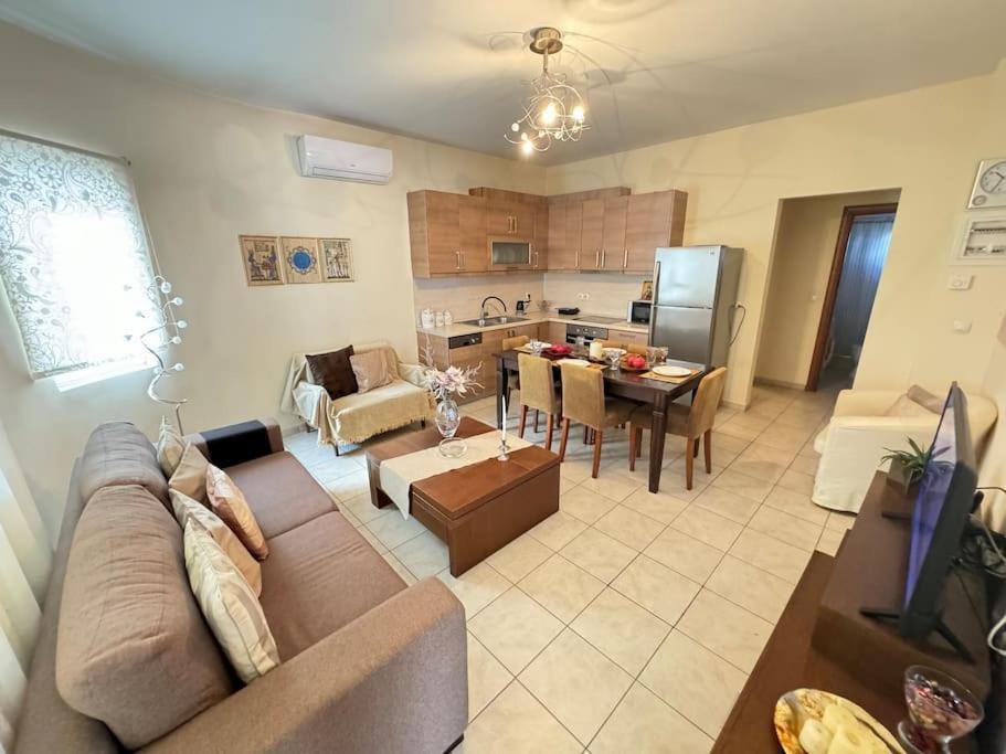 דירות טריקלה Sofias House מראה חיצוני תמונה