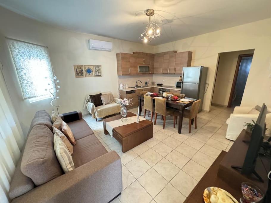 דירות טריקלה Sofias House מראה חיצוני תמונה